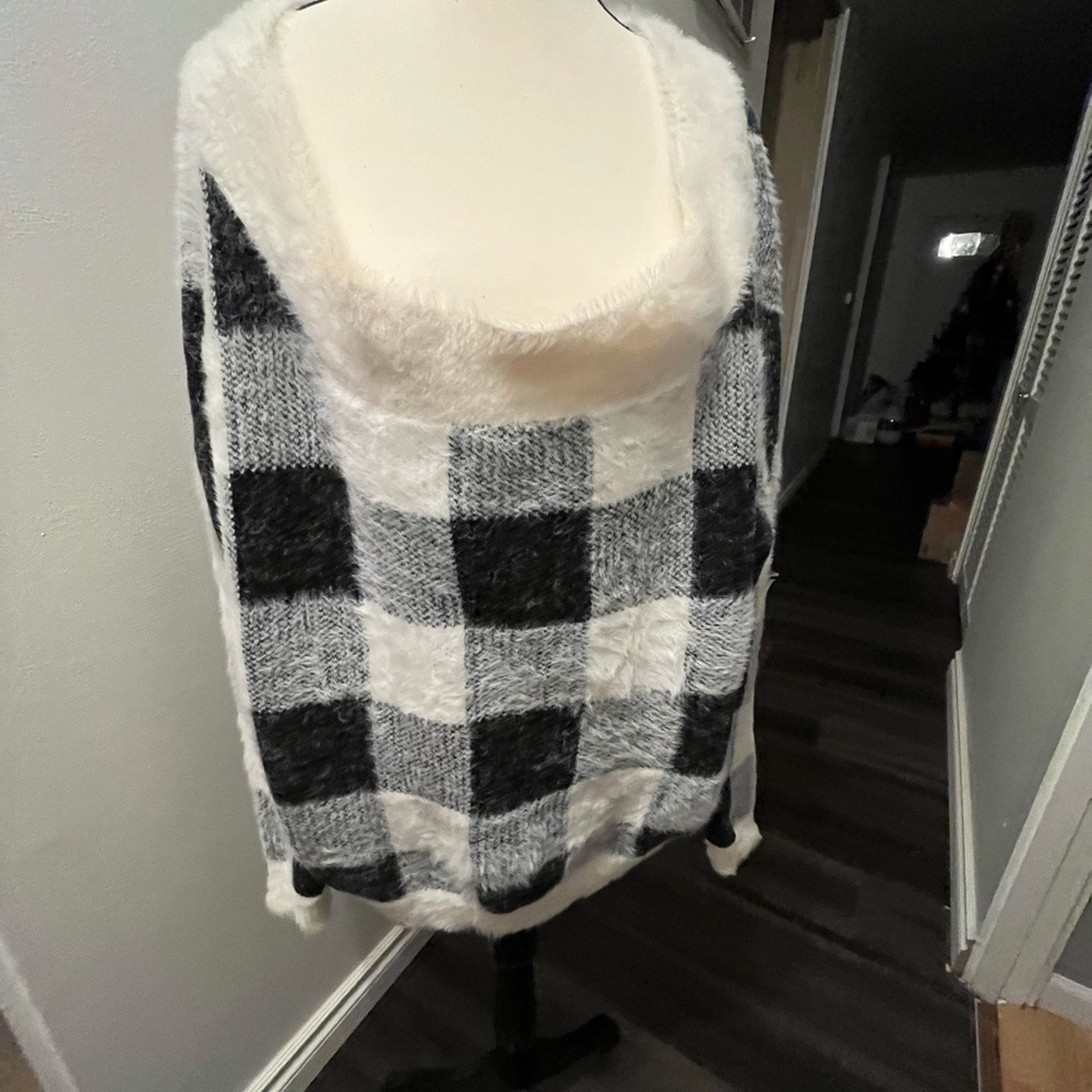 Express Cozy Black and White Checkered Sweater
